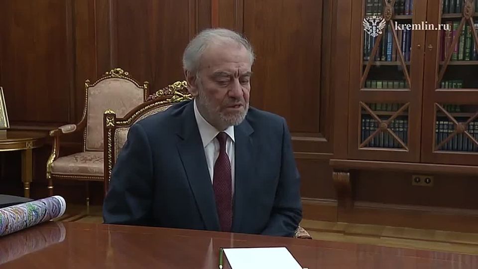 Путин и Гергиев обсудили молодые таланты и юбилей Большого театра