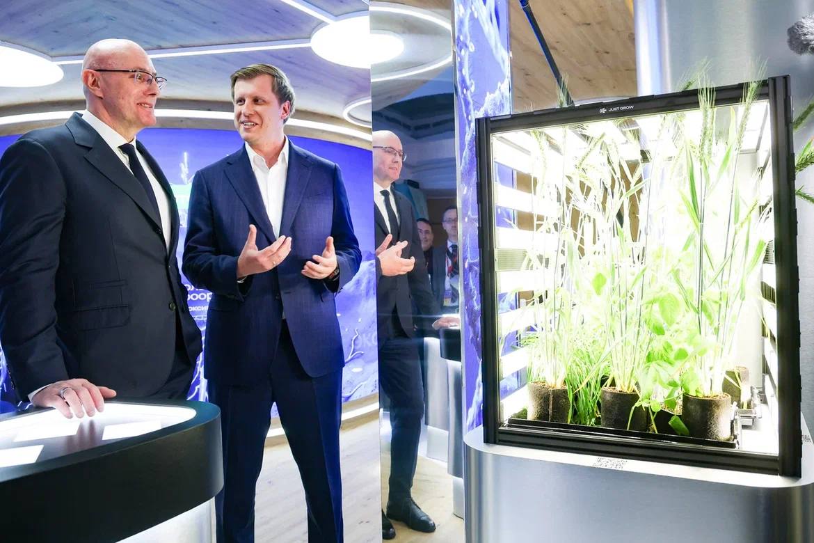 Дмитрий Чернышенко оценил разработки на стендах Форума будущих технологий – 2026 Дмитрий Чернышенко оценил разработки на стендах Форума будущих технологий – 2026