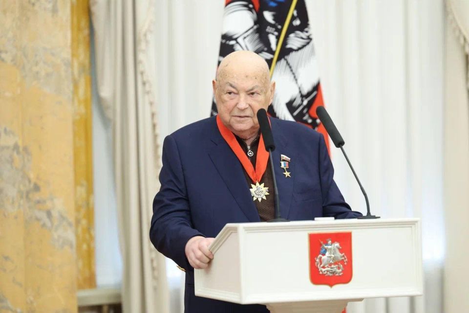 Алексей Шапошников: Сегодня состоялась торжественная церемония присвоения звания «Почетный гражданин города Москвы» Владимиру Иосифовичу Ресину