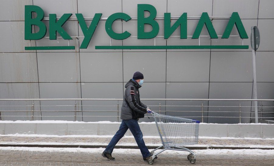 На складе с продуктами «ВкусВилла» в Москве произошло замыкание и задымление