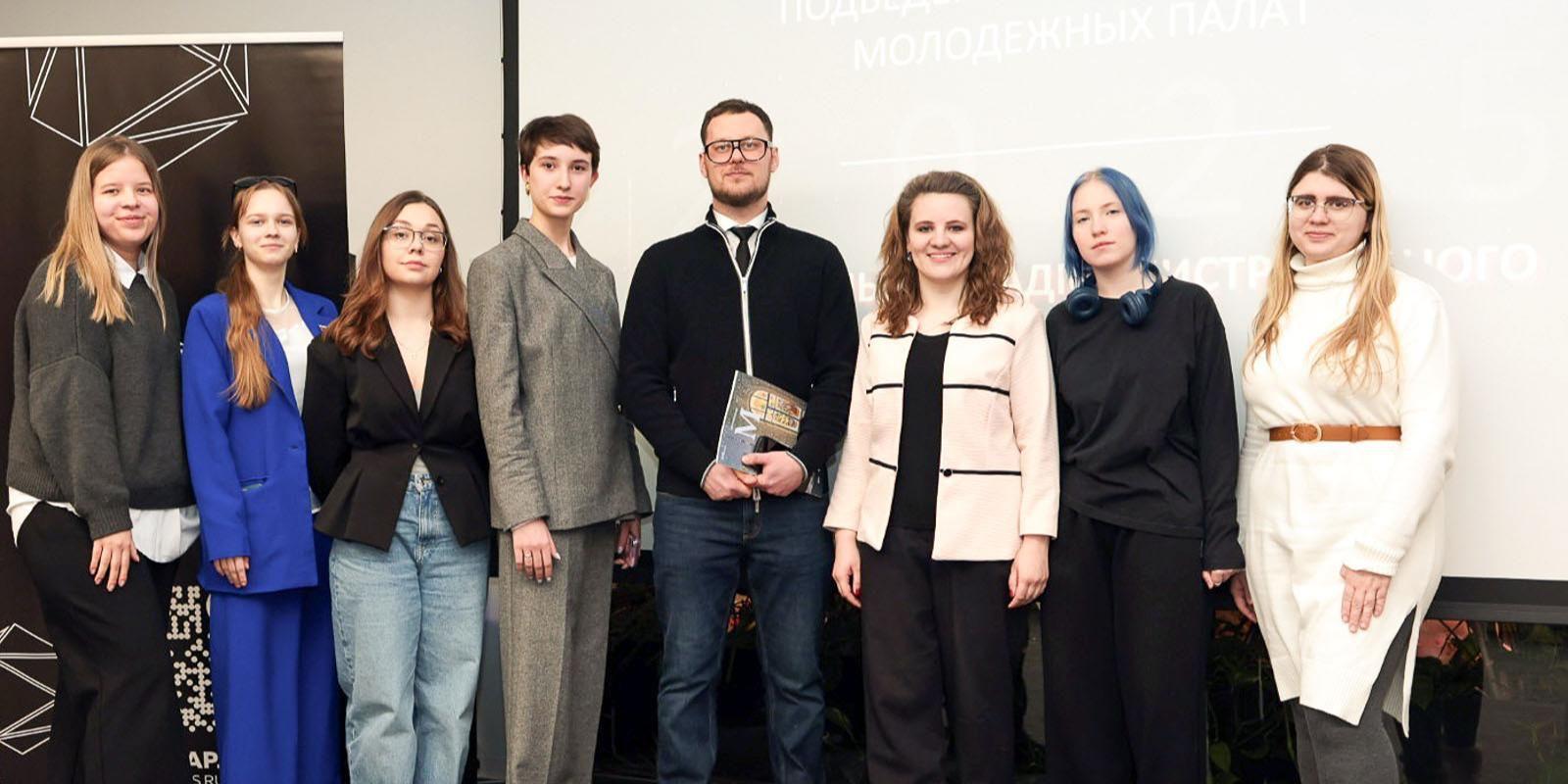 Более 20 тысяч книг волонтеры отправили участникам СВО с 2022 года