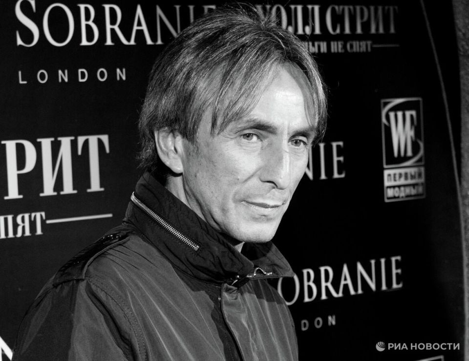 Бизнесмен Умар Джабраилов найден с огнестрельным ранением головы в квартире в Москве, он умер в больнице, сообщили правоохранительные органы РИА Новости