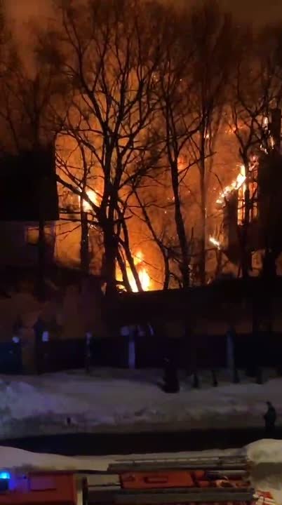 Новые кадры с пожара в Южном Бутово