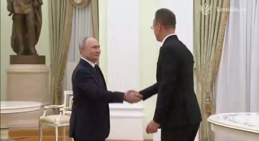 Путин принял в Кремле главу МИД Венгрии Петера Сийярто