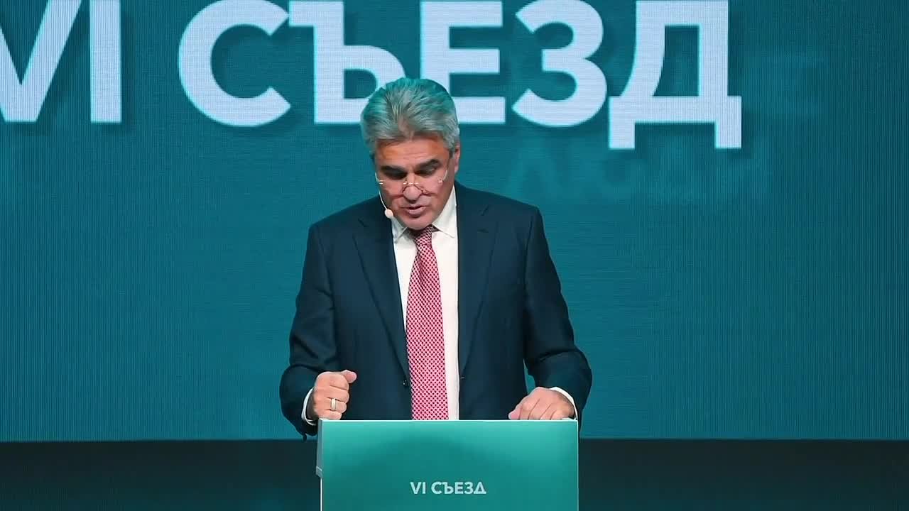 Будущее России строят те, кто, влюблён в свою страну