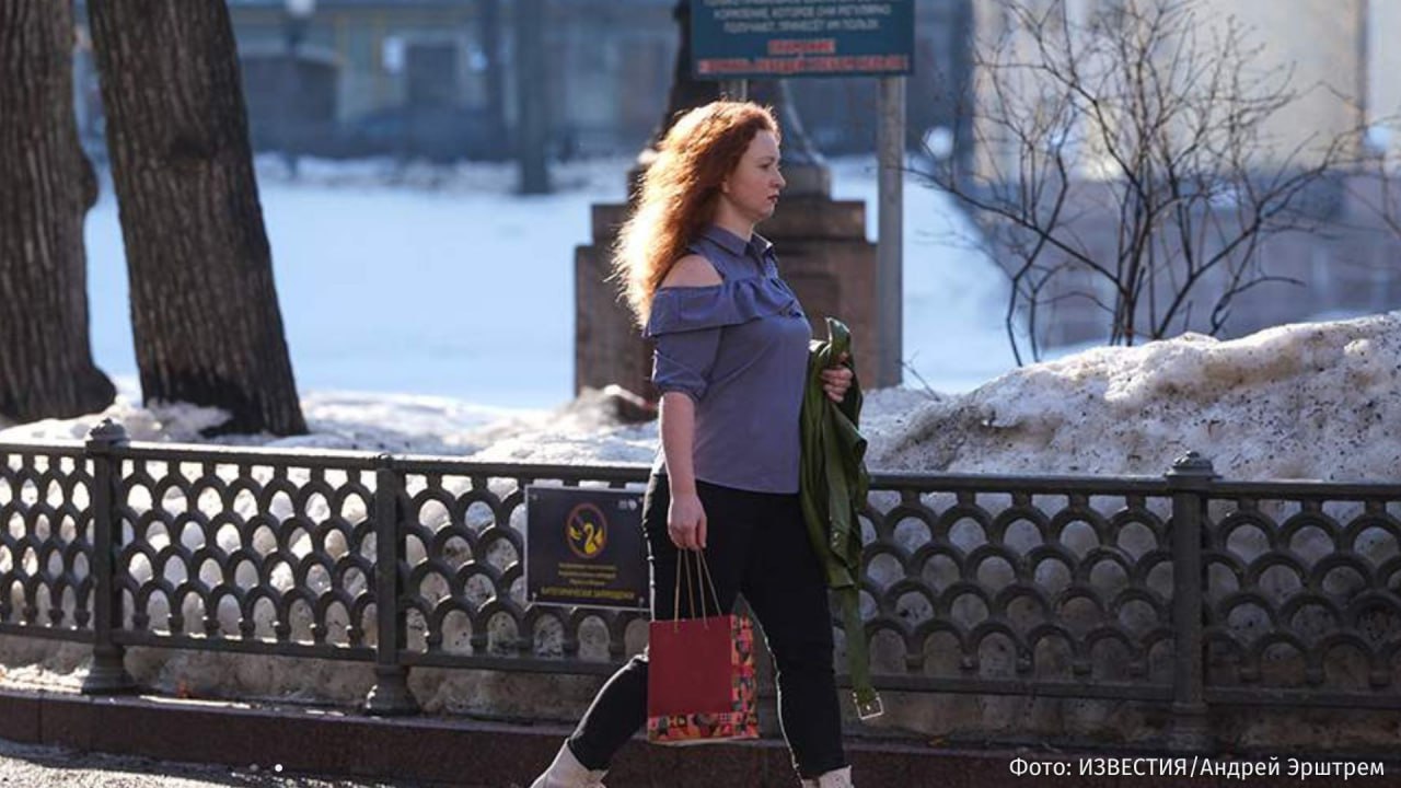 Сухая и солнечная погода ожидается в ближайшие дни в Москве из-за влияния антициклона, рассказала "Известиям" специалист информационного агентства "Метеоновости" Татьяна Позднякова