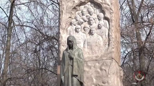 ������ ���: 27 ����� � ������ ������� ������� � �������� ������������, ������������ � 10-����� ���������� � 215-����� ����� ������������