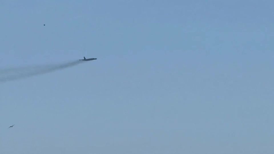 ���� �������: � ���������� ���� �������� B-52, ������� ���� �� ����