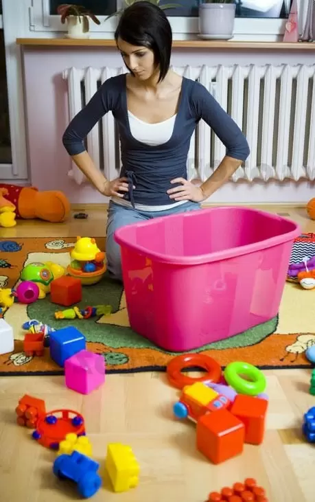 Как научить ребенка убирать игрушки без криков и стресса