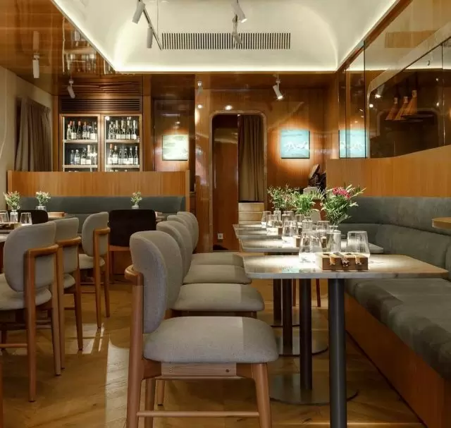 Ужин за две минуты: московские рестораны меняют концепцию обедов