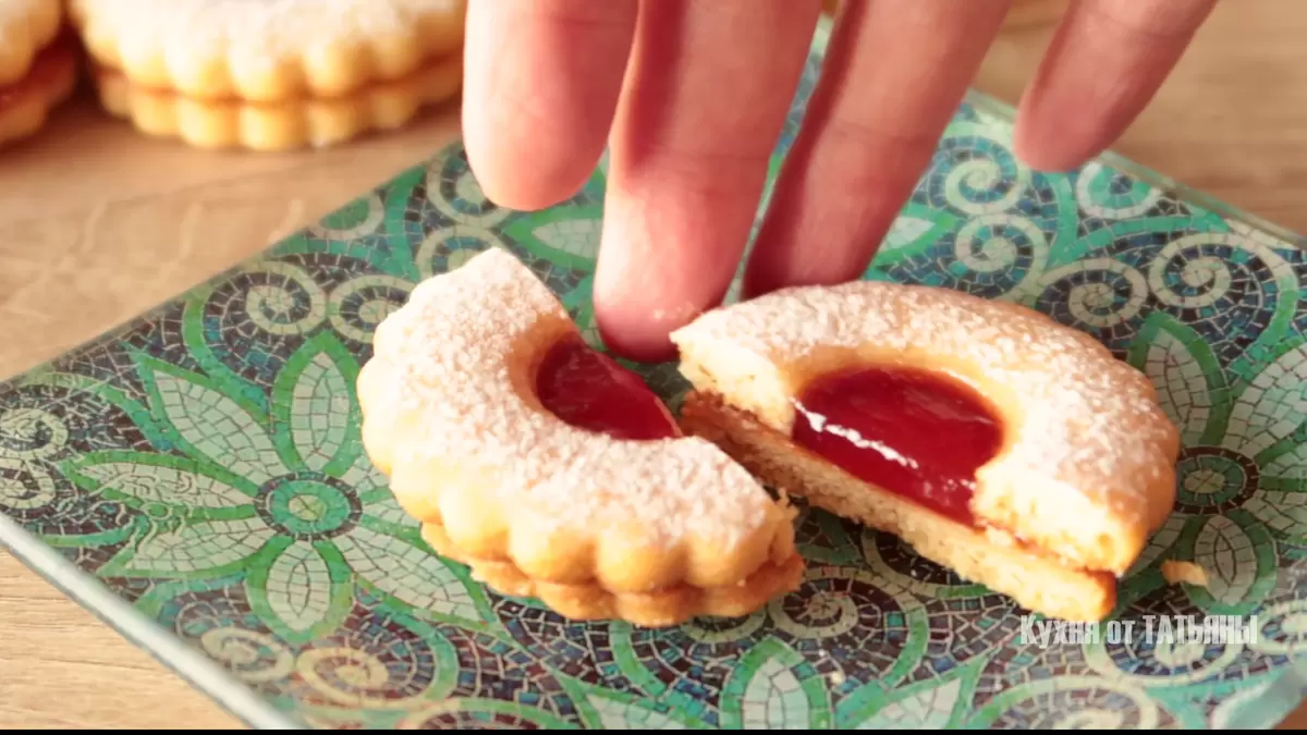 Нежное медовое печенье с начинкой: бюджетный рецепт для поста и не только