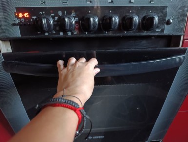 Как за 10 минут вернуть духовке первозданную чистоту: простые методы