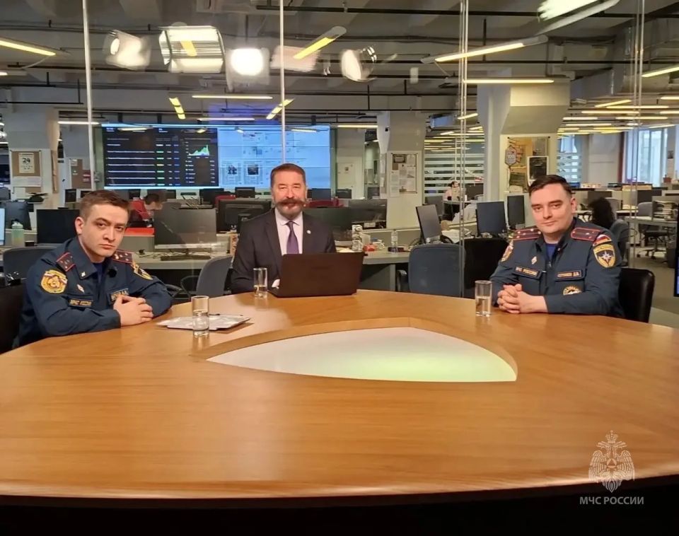 Сотрудники МЧС России рассказали о правилах подготовки к дачному сезону в студии телеканала «Вечерняя Москва»