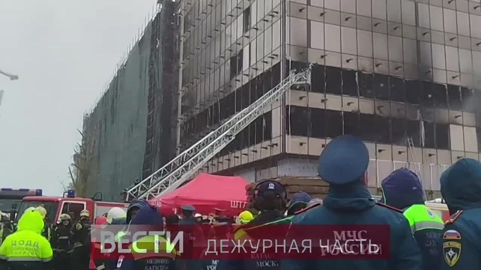 Корреспондент Дежурной части Даниил Сухоручко побывал на месте пожара на севере Москвы, во время которого погибли несколько человек