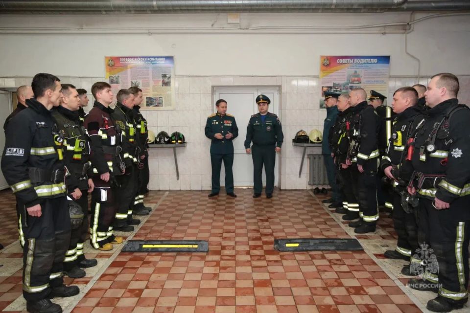 Ветеран боевых действий поздравил огнеборцев МЧС России с профессиональным праздником