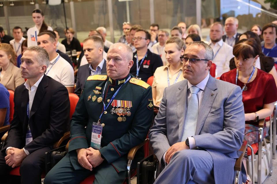 Алексей Шапошников: Ещё один круглый стол форума «Единой России» «Есть результат!» посвятили теме «Стратегия и перспективы развития кластеризации промышленности в Москве» Алексей Шапошников: Ещё один круглый стол форума «Единой России» «Есть результат!» посвятили теме «Стратегия и перспективы развития кластеризации промышленности в Москве»