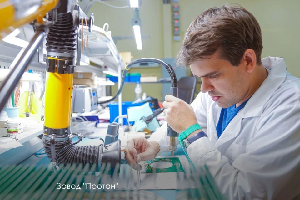 Что, если бы у нас был микроскоп, который работает прямо в космосе и показывает, как ведут себя материалы в реальных условиях орбиты? Что, если бы у нас был микроскоп, который работает прямо в космосе и показывает, как ведут себя материалы в реальных условиях орбиты?