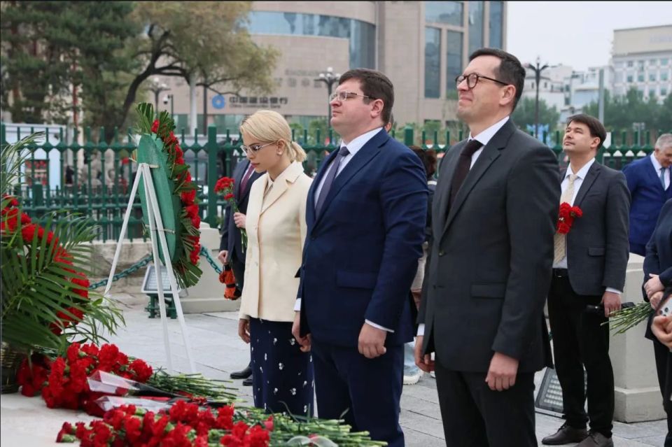 Генеральный директор ГАУ «Московский зоопарк», член комиссии МГД по городскому хозяйству и жилищной политике Светлана Акулова (фракция партии «Единая Россия») находится с рабочим визитом в КНР Генеральный директор ГАУ «Московский зоопарк», член комиссии МГД по городскому хозяйству и жилищной политике Светлана Акулова (фракция партии «Единая Россия») находится с рабочим визитом в КНР