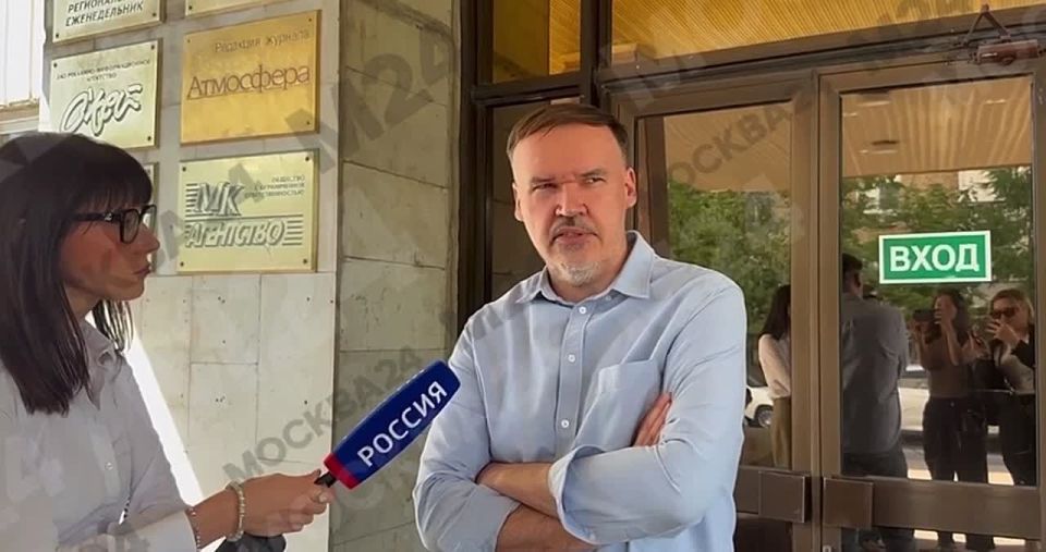 Действия неизвестных людей в масках не связаны с деятельностью «Московского комсомольца», заявил заместитель генерального директора газеты Олег Воробьёв