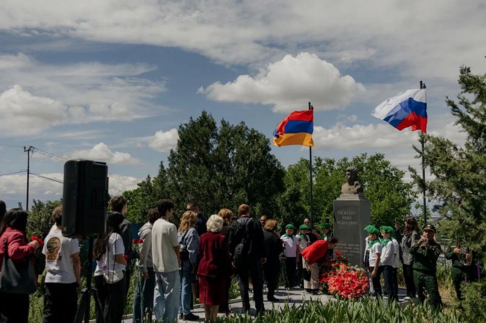 История оживает: в Ереване ко дню рождения Ивана Паскевича открыли памятную табличку Русско-Армянского Атласа История оживает: в Ереване ко дню рождения Ивана Паскевича открыли памятную табличку Русско-Армянского Атласа