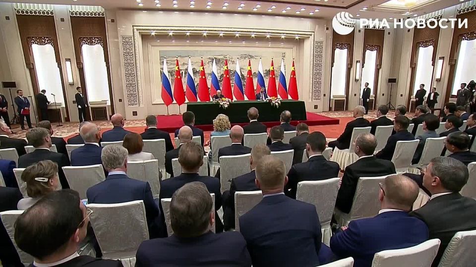 Россия и Китай привержены независимой и самостоятельной внешней политике, заявил Путин