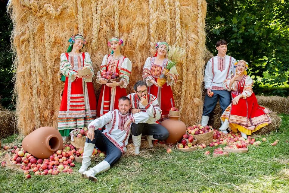 Ожившие традиции и хоровой марафон ждут гостей в музее-заповеднике «Царицыно» Ожившие традиции и хоровой марафон ждут гостей в музее-заповеднике «Царицыно»