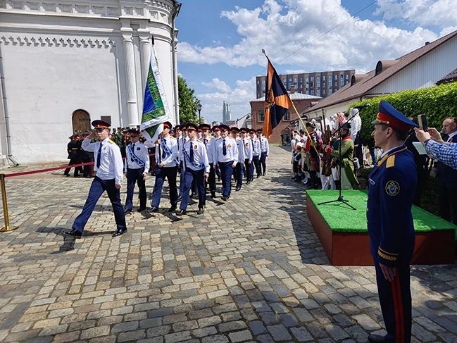 Курсанты Московской академии Следственного комитета имени А.Я. Сухарева приняли участие в Суворовском параде Курсанты Московской академии Следственного комитета имени А.Я. Сухарева приняли участие в Суворовском параде
