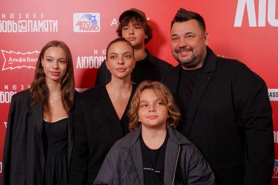 Сергей Жуков: «Стране нужна простая музыка» Сергей Жуков: «Стране нужна простая музыка»