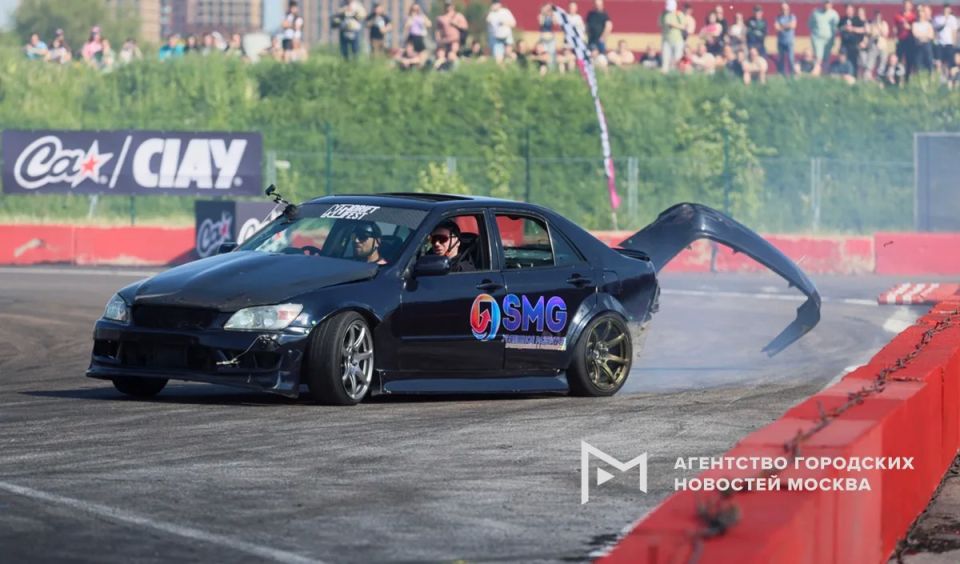 Москва на время забыла про светофоры и пробки: в городе прошёл NO DRIFT NO FEST — фестиваль автомобильной культуры Москва на время забыла про светофоры и пробки: в городе прошёл NO DRIFT NO FEST — фестиваль автомобильной культуры