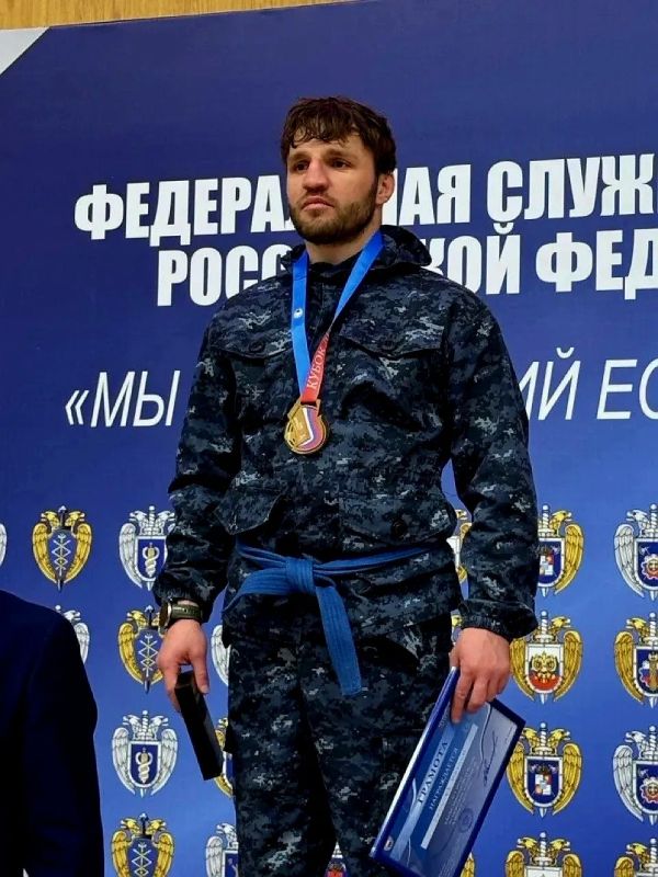 В Международный день спортивной борьбы сотрудник вневедомственной охраны столичного главка Росгвардии стал героем рубрики «Знай наших» В Международный день спортивной борьбы сотрудник вневедомственной охраны столичного главка Росгвардии стал героем рубрики «Знай наших»
