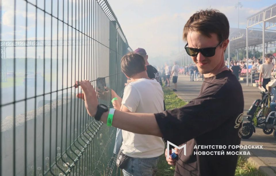 Москва на время забыла про светофоры и пробки: в городе прошёл NO DRIFT NO FEST — фестиваль автомобильной культуры Москва на время забыла про светофоры и пробки: в городе прошёл NO DRIFT NO FEST — фестиваль автомобильной культуры