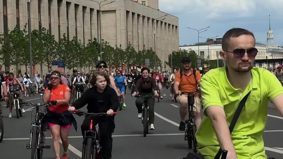 Евгений Попов: Весенний велофестиваль в Москве