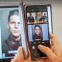 Портреты героев Советского Союза "оживили" с помощью ИИ на выставке "Единство ради Победы" на Ямале, сообщили в пресс-службе регионального заксобрания, где открылась экспозиция.