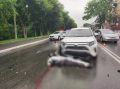 Мотоциклист погиб после столкновения с тремя авто в Приморье