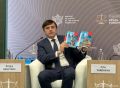Дмитрий Медведев стал главным редактором новых российских учебников по обществознанию, сообщили РИА Новости