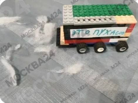 Самый крошечный «пухАсос» собрали в Москве: мини-робот из Lego теперь убирает пух в доме 10-летнего Димы