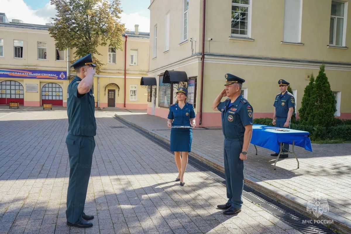 В Главном управлении МЧС России по г. Москве состоялось вручение погон личному составу В Главном управлении МЧС России по г. Москве состоялось вручение погон личному составу