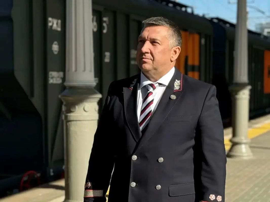 Алексей Шапошников: Сегодня день рождения отмечает мой коллега, депутат Московской городской Думы, член постоянного депутатского объединения «ЛДПР» Пётр Потапов