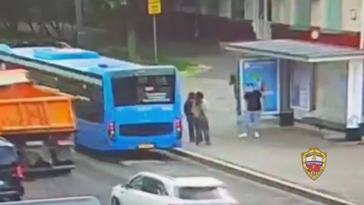 Попался на крючок: москвич ограбил мужчину с помощью удочки