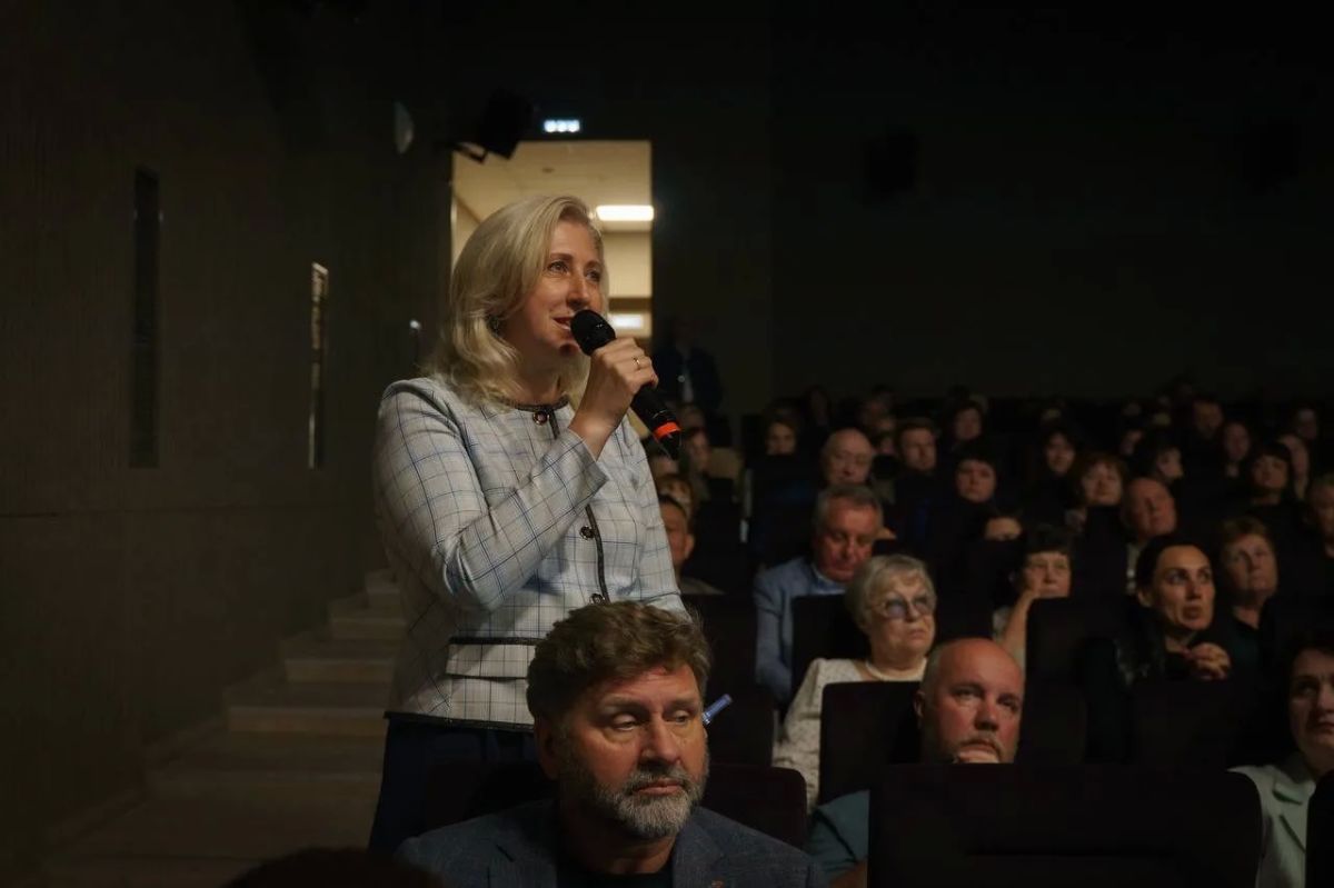 Дмитрий Саблин: Встретился с работниками культуры ТиНАО в новом культурном центре «Ватутинки» Дмитрий Саблин: Встретился с работниками культуры ТиНАО в новом культурном центре «Ватутинки»