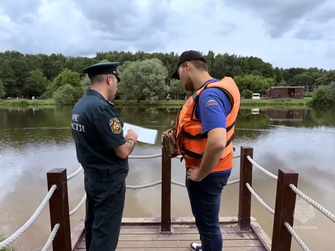 Сотрудники МЧС России проверили готовность ведомственных спасательных постов