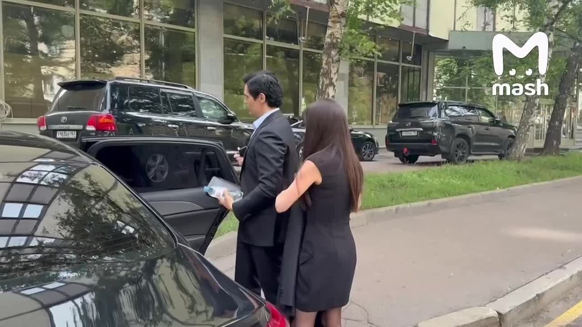 Лерчек приехала на заседание в Гагаринский суд Москвы, где могут заново начать рассматривать её уголовное дело