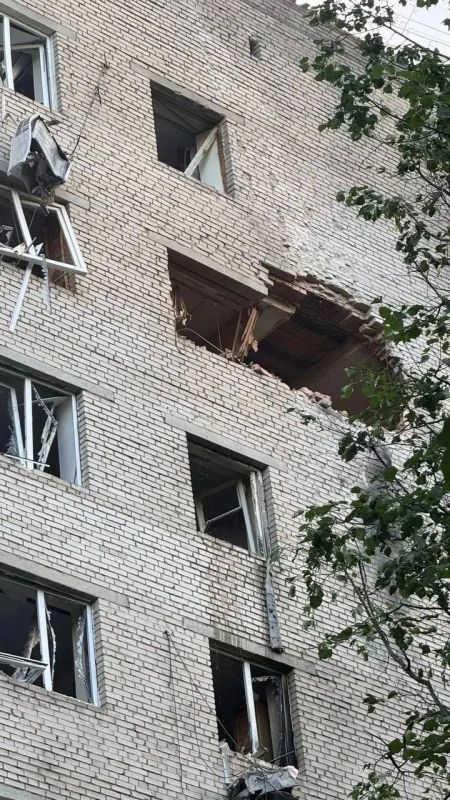 В поселке Пионерский в Истре (40 км от Москвы) в результате падения беспилотника погибли три человека В поселке Пионерский в Истре (40 км от Москвы) в результате падения беспилотника погибли три человека
