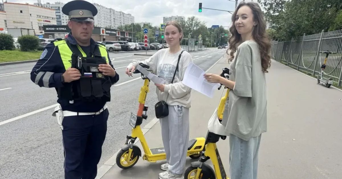 Столичные Госавтоинспекторы провели профилактические беседы по безопасному передвижению на самокатах и велосипедах