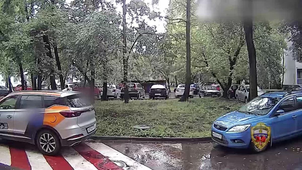 Пенсионерка из Москвы впустила ребенка попить воды и лишилась 27 тысяч рублей