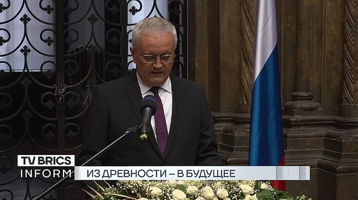 От памятников письменности до статуи царицы: экспозиция ко Дню Египта в Москве