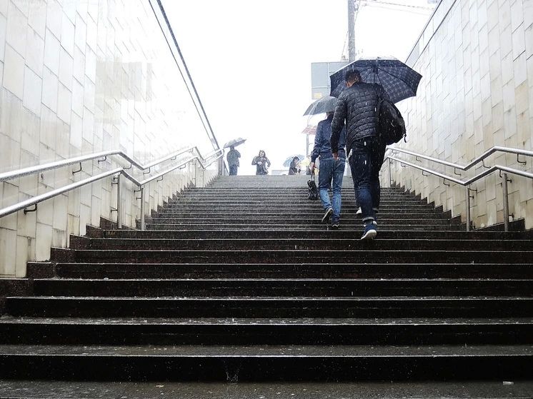 МЧС: на Москву в ближайшее время обрушатся ливень, гроза и град