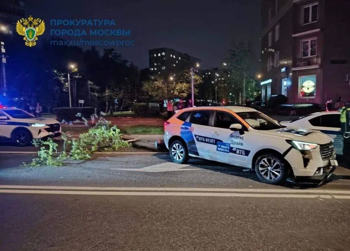 Почти полмиллиона рублей требуют с водителя каршеринга в Москве