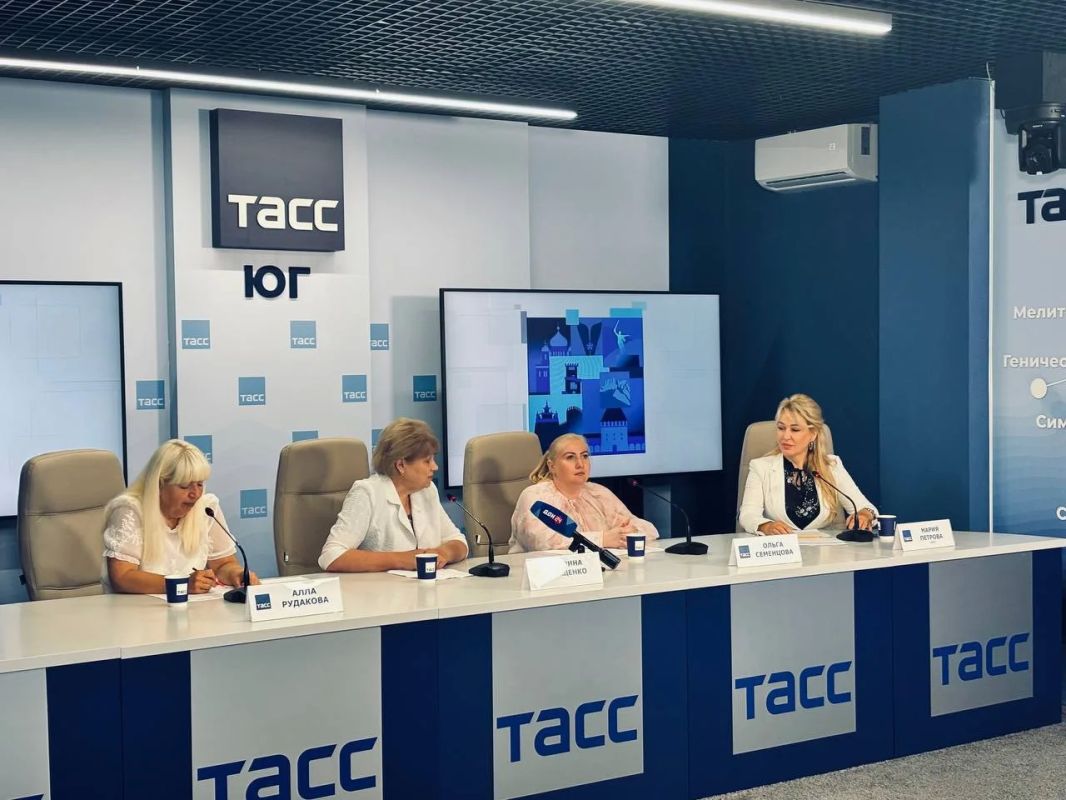 Фоторепортаж и главное из заявлений с пресс-конференции, посвященной приемной кампании в творческие учебные заведения Ростовской области