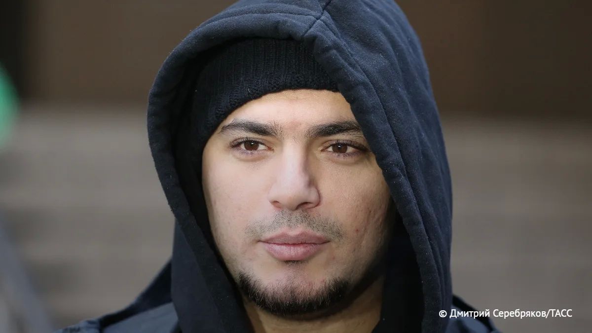Суд оштрафовал на 80 тыс. рублей рэпера Птаху за пропаганду наркотиков в интернете, передает корреспондент ТАСС